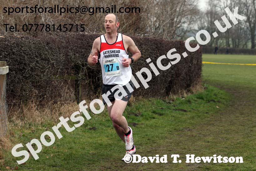 Veteran mens 2018 Durham Cathedral Cross Country Relays. Photo:  David T. Hewitson/Sports for All Pics